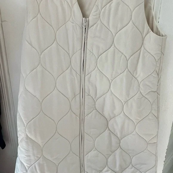 COS Women's long-length quilted cream vest - Picture 2 of 7